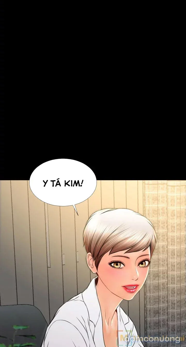 Em gái bán hàng sextoy 