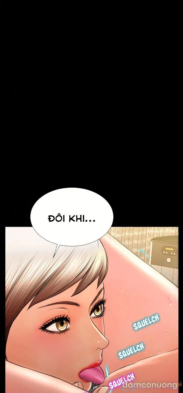Em gái bán hàng sextoy 