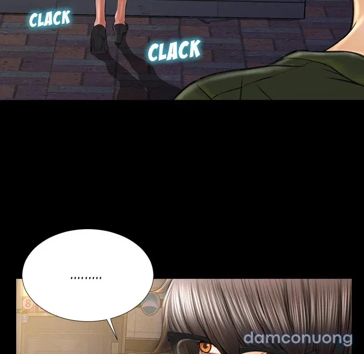Em gái bán hàng sextoy 