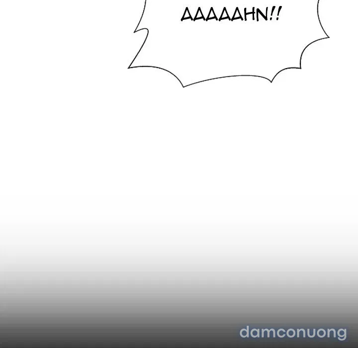 Em gái bán hàng sextoy 