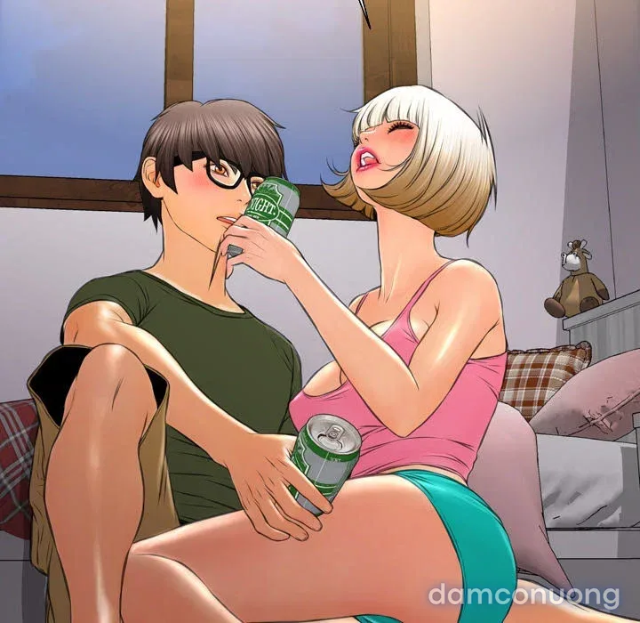 Em gái bán hàng sextoy 
