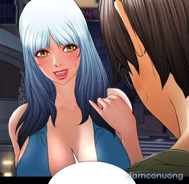 Em gái bán hàng sextoy 