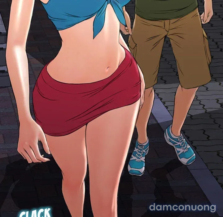 Em gái bán hàng sextoy 