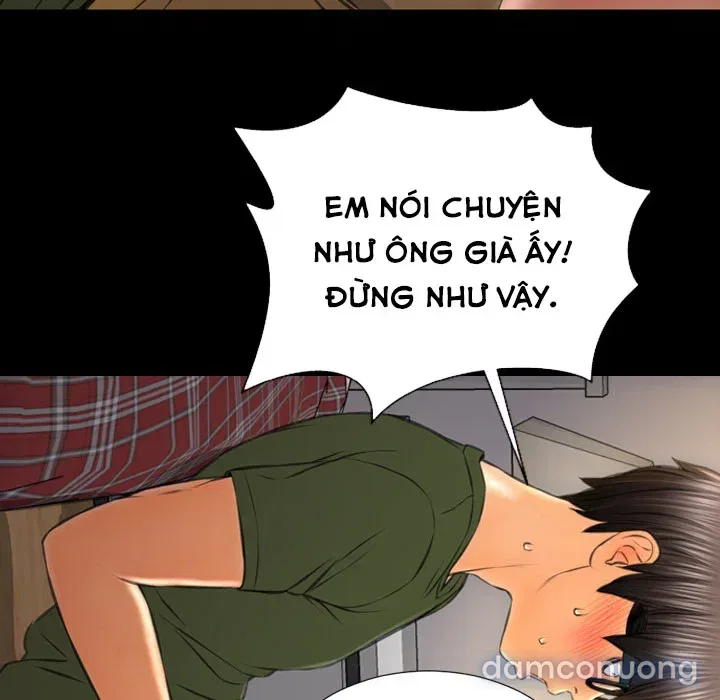 Em gái bán hàng sextoy 