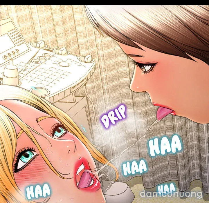 Em gái bán hàng sextoy 