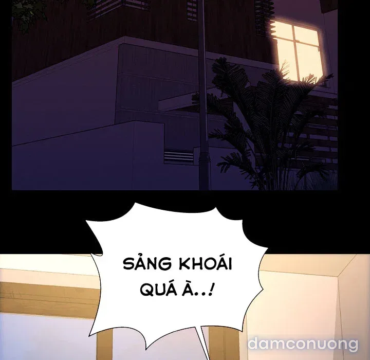 Em gái bán hàng sextoy 