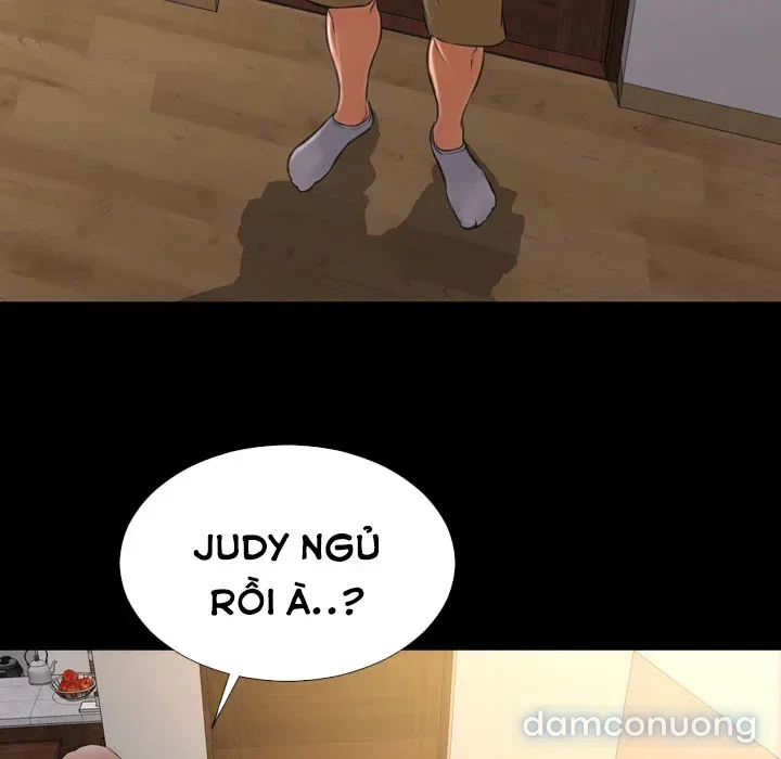 Em gái bán hàng sextoy 