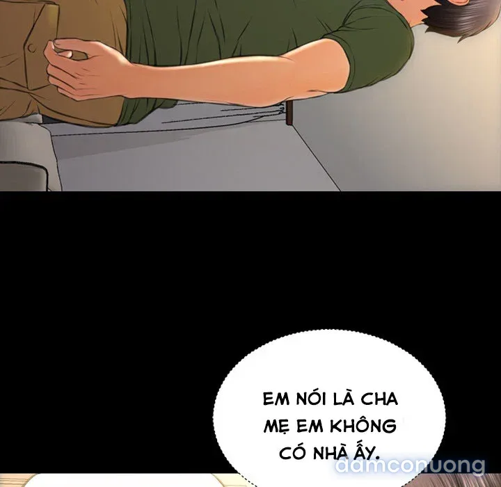 Em gái bán hàng sextoy 