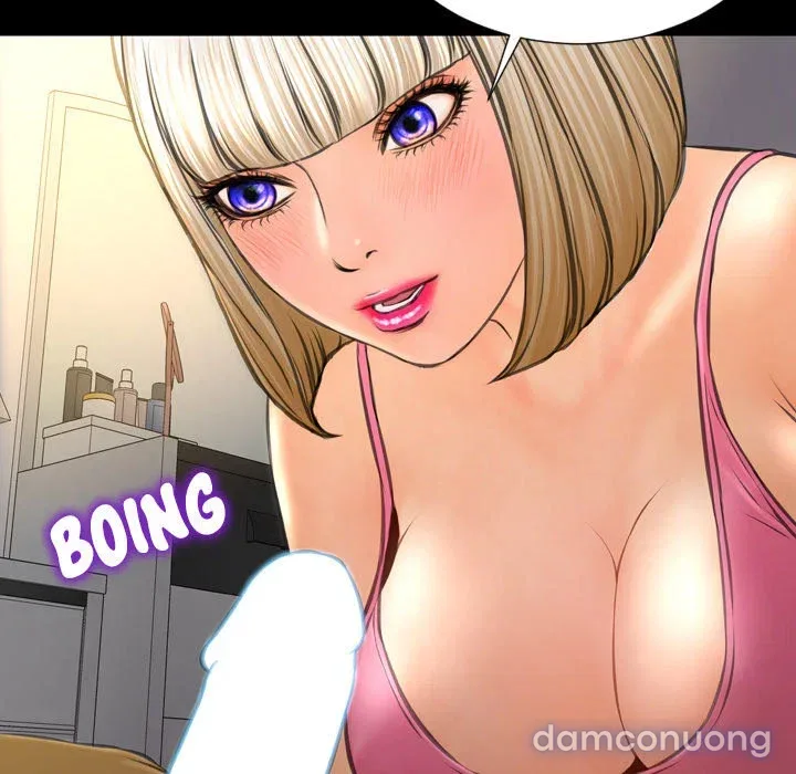 Em gái bán hàng sextoy 