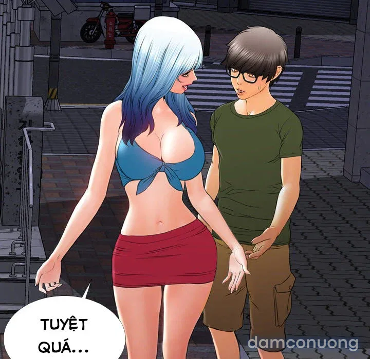 Em gái bán hàng sextoy 