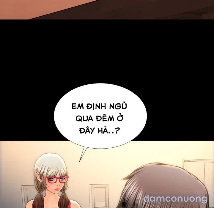 Em gái bán hàng sextoy 
