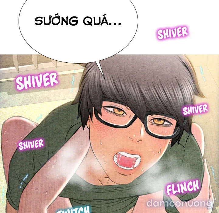 Em gái bán hàng sextoy 