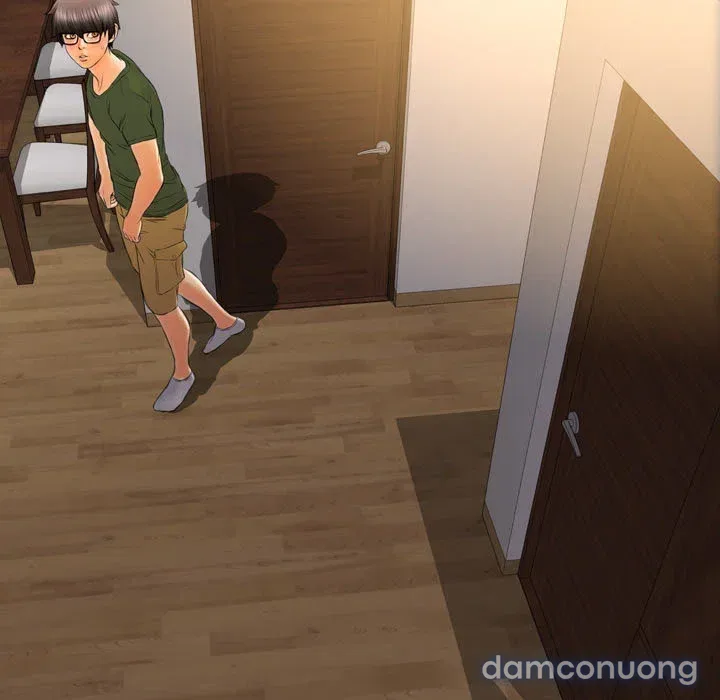 Em gái bán hàng sextoy 