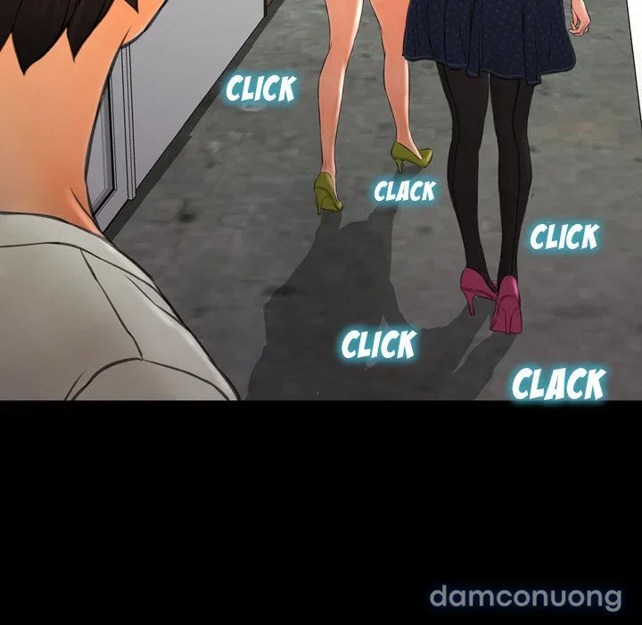 Em gái bán hàng sextoy 
