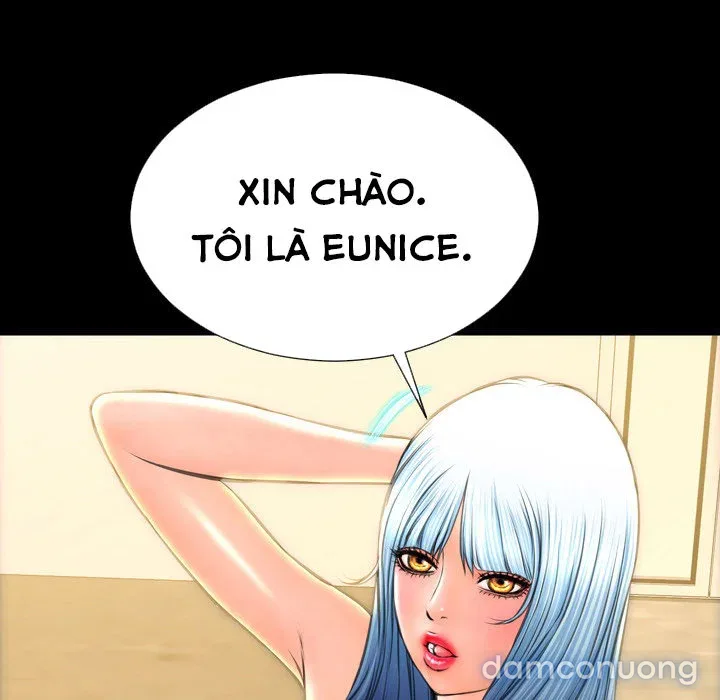 Em gái bán hàng sextoy 