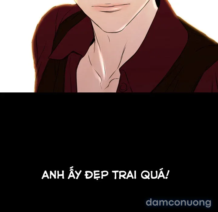 Em gái bán hàng sextoy 