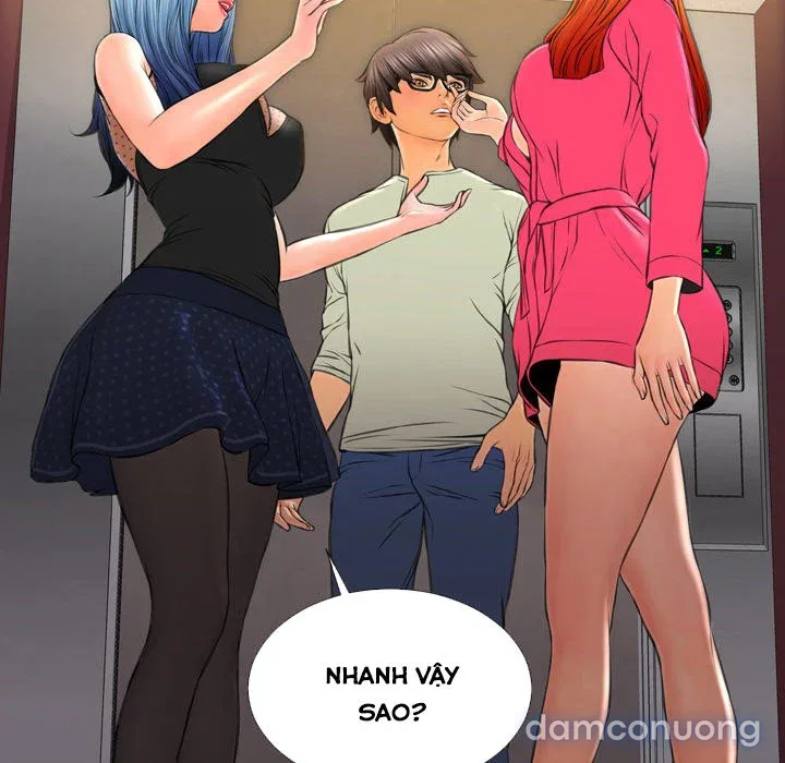 Em gái bán hàng sextoy 