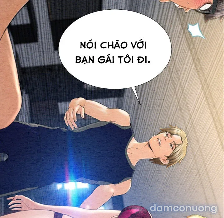 Em gái bán hàng sextoy 