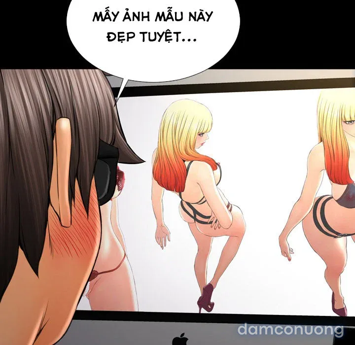 Em gái bán hàng sextoy 