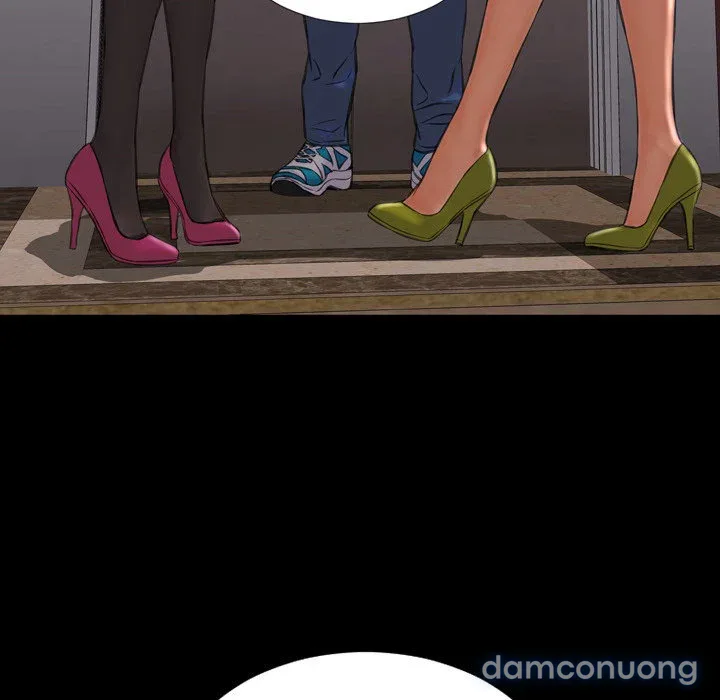 Em gái bán hàng sextoy 