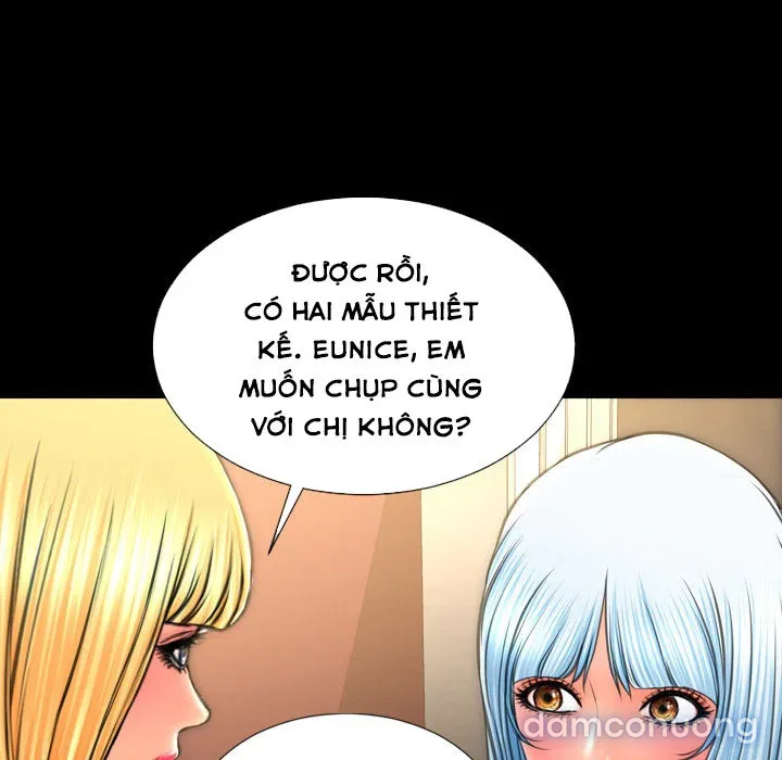 Em gái bán hàng sextoy 