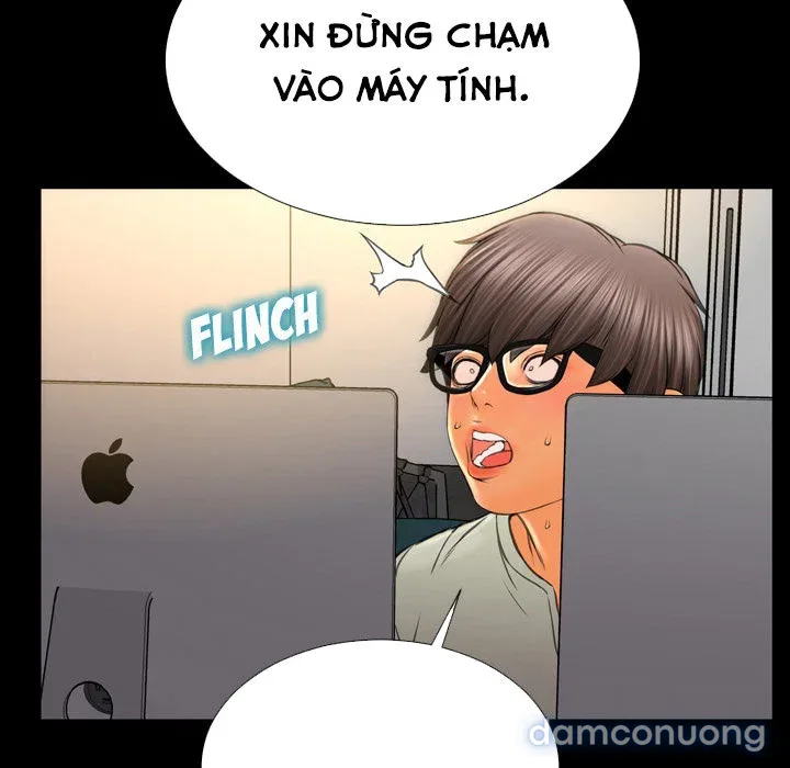 Em gái bán hàng sextoy 
