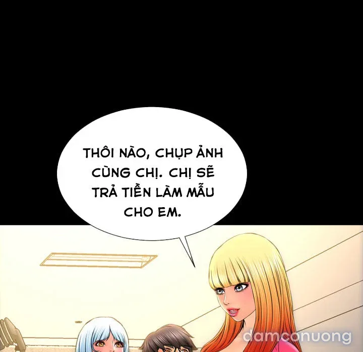 Em gái bán hàng sextoy 