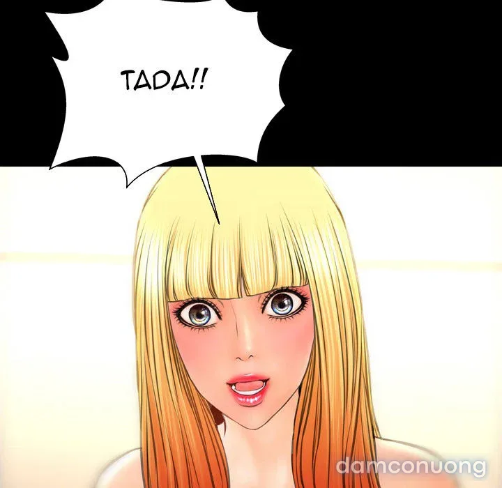 Em gái bán hàng sextoy 