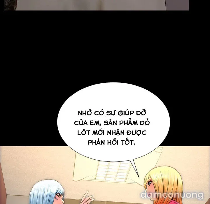 Em gái bán hàng sextoy 