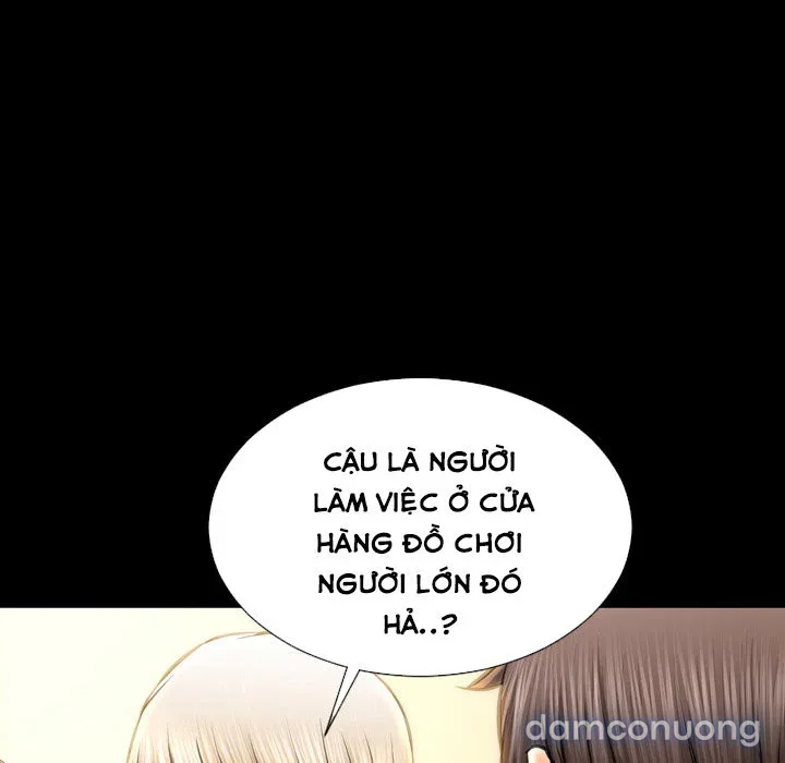 Em gái bán hàng sextoy 