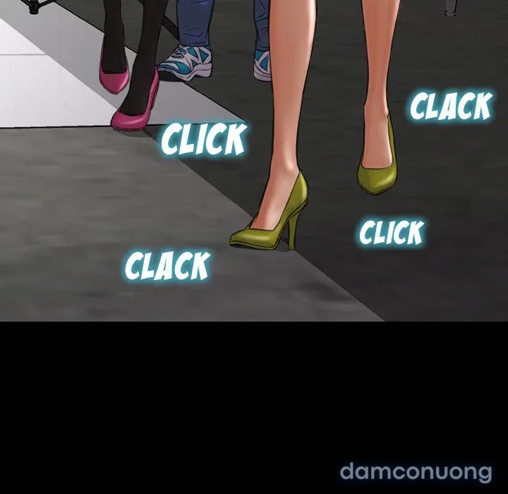 Em gái bán hàng sextoy 