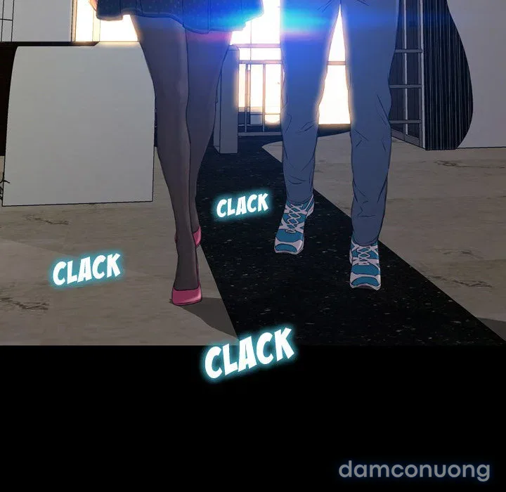 Em gái bán hàng sextoy 