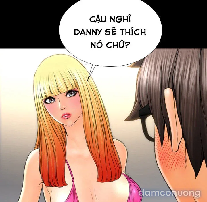 Em gái bán hàng sextoy 