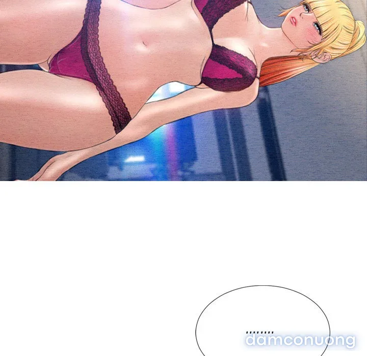 Em gái bán hàng sextoy 