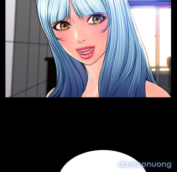Em gái bán hàng sextoy 