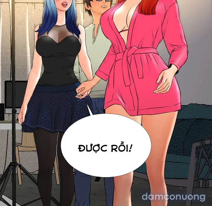 Em gái bán hàng sextoy 