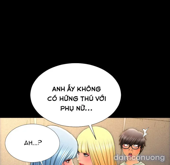 Em gái bán hàng sextoy 