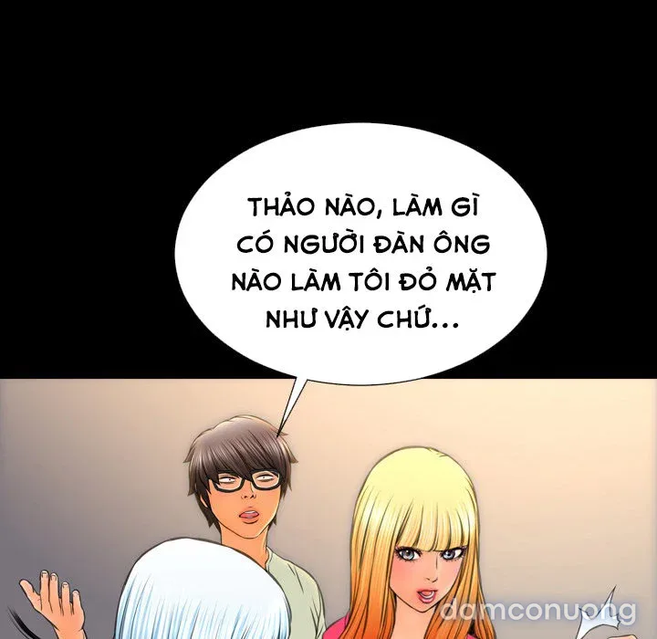 Em gái bán hàng sextoy 