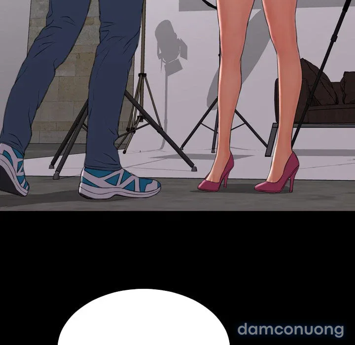 Em gái bán hàng sextoy 