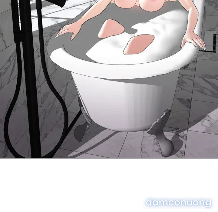 Em gái bán hàng sextoy 