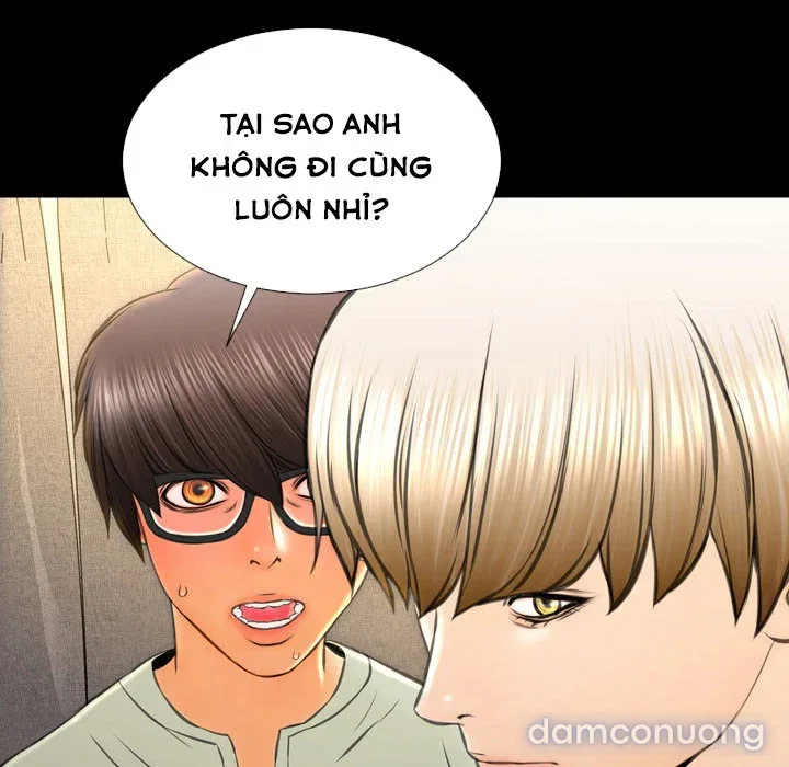 Em gái bán hàng sextoy 