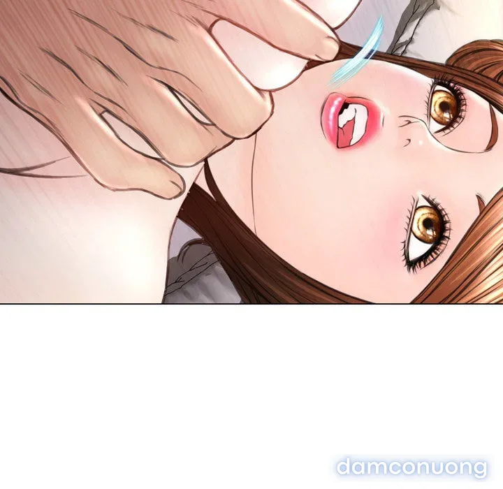 Em gái bán hàng sextoy 