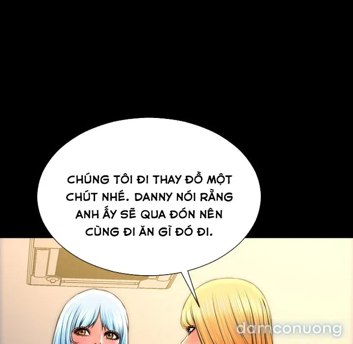 Em gái bán hàng sextoy 