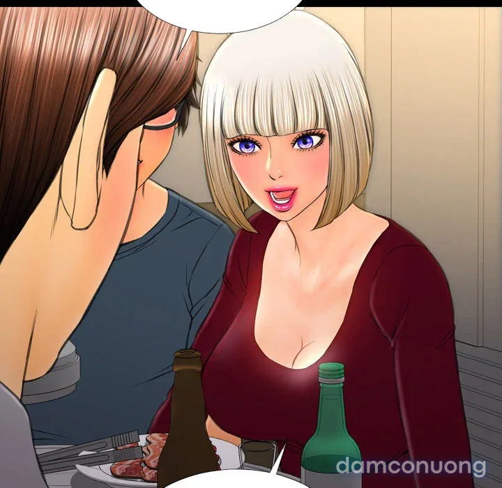 Em gái bán hàng sextoy 