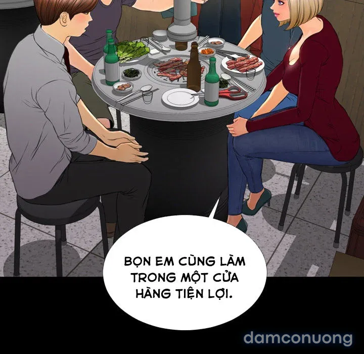 Em gái bán hàng sextoy 