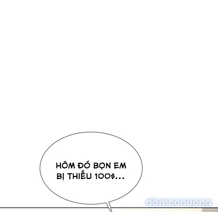 Em gái bán hàng sextoy 