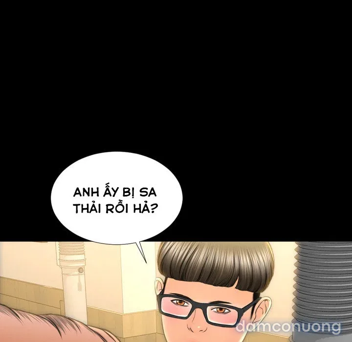 Em gái bán hàng sextoy 