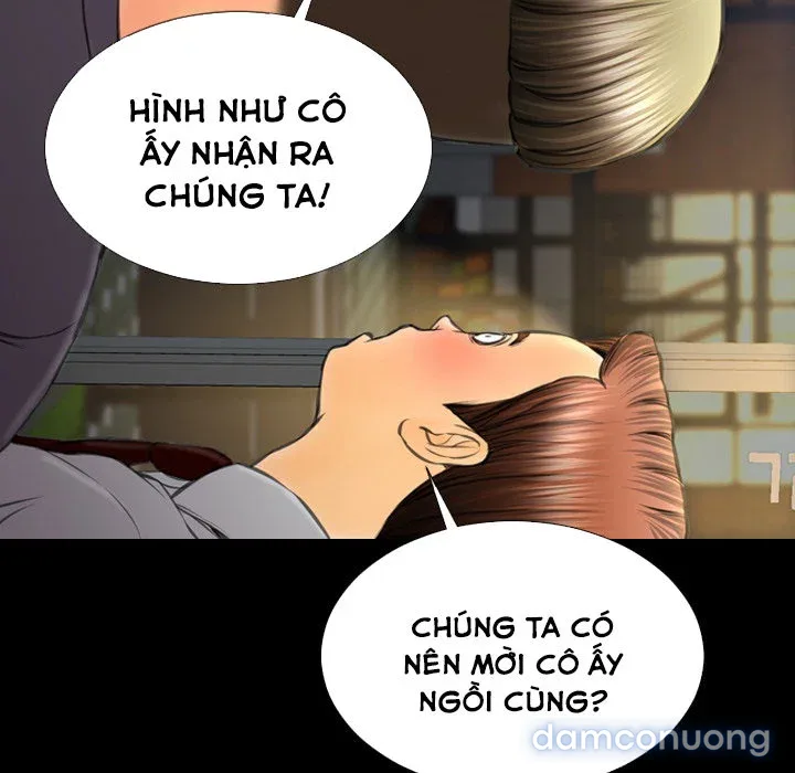 Em gái bán hàng sextoy 