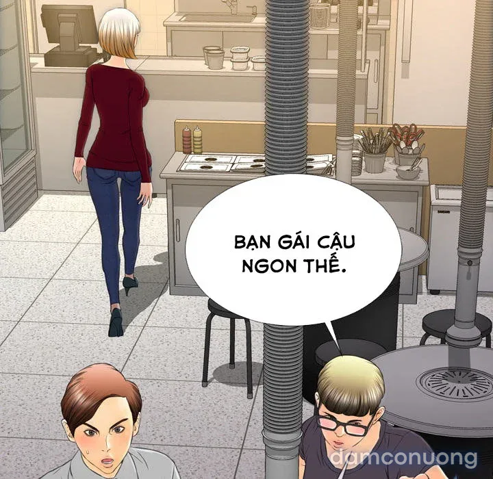 Em gái bán hàng sextoy 