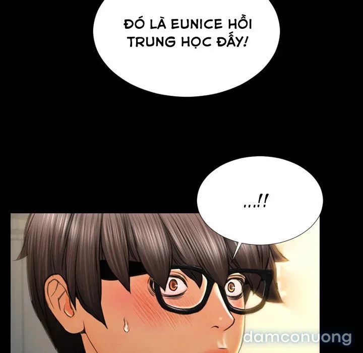 Em gái bán hàng sextoy 